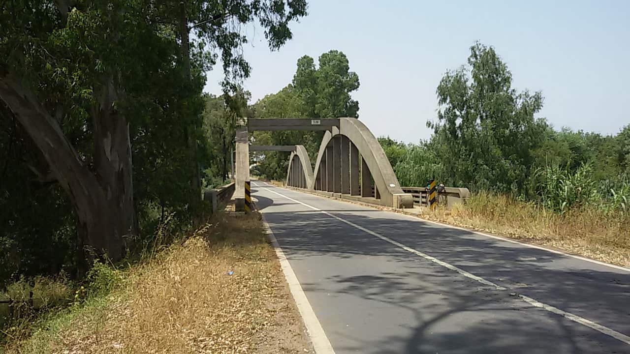7 bridge that connects to the village of alvalade andre frederico[1]